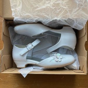 Girls size 2 dress shoes